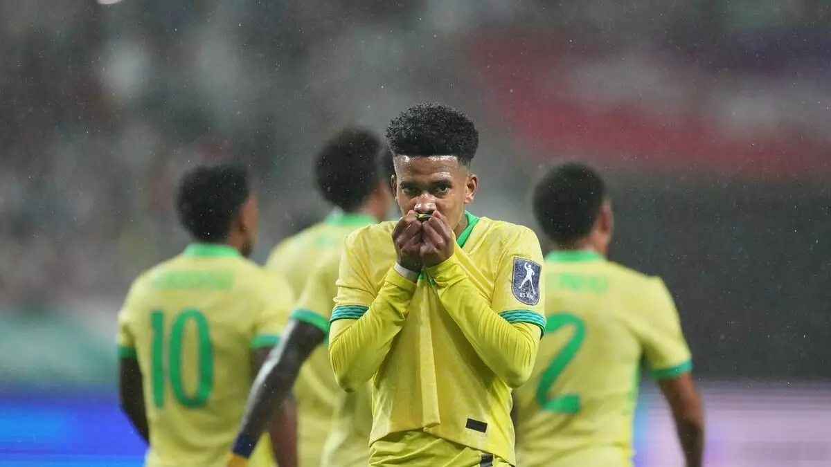 അന്താരാഷ്ട്ര സൗഹൃദ ഫുട്ബോള്; കൊറിയയെ തകര്ത്ത് ബ്രസീല്; വെനസ്വലയെ വീഴ്ത്തി അര്ജന്റീന അന്താരാഷ്ട്ര സൗഹൃദ ഫുട്ബോള്; കൊറിയയെ തകര്ത്ത് ബ്രസീല്; വെനസ്വലയെ വീഴ്ത്തി അര്ജന്റീന