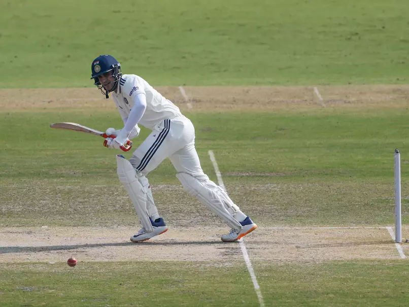 വെസ്റ്റ് ഇന്ഡീസിനെതിരെ ഇന്ത്യ കൂറ്റന് സ്കോറിലേക്ക് ; യശ്വസി ജയ്സ്വാള് 175ന് പുറത്ത്, സെഞ്ചുറിയമായി ഗില് വെസ്റ്റ് ഇന്ഡീസിനെതിരെ ഇന്ത്യ കൂറ്റന് സ്കോറിലേക്ക് ; യശ്വസി ജയ്സ്വാള് 175ന് പുറത്ത്, സെഞ്ചുറിയമായി ഗില്