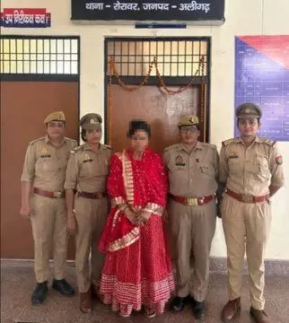 ബിസിനസുകാരനെ വെടിവച്ചു കൊന്ന കേസിലെ പ്രതിയായ ലേഡി ഗോഡ്സെ എന്നറിയപ്പെടുന്ന പൂജ പാണ്ഡെ അറസ്റ്റില്‍