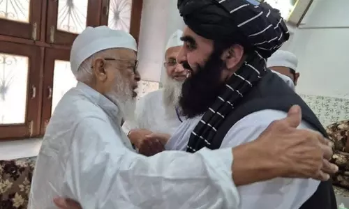 ആമിര്ഖാന് മുത്തഖിക്ക് ഹദീസ് പഠനത്തില് ബിരുദം നല്കി ദാറുല് ഉലൂം ദയൂബന്ദ് ആമിര്ഖാന് മുത്തഖിക്ക് ഹദീസ് പഠനത്തില് ബിരുദം നല്കി ദാറുല് ഉലൂം ദയൂബന്ദ്