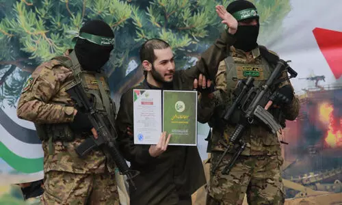 ഗസയിലെ തടവുകാരുടെ മോചനം തിങ്കളാഴ്ച രാവിലെ തുടങ്ങും ഗസയിലെ തടവുകാരുടെ മോചനം തിങ്കളാഴ്ച രാവിലെ തുടങ്ങും