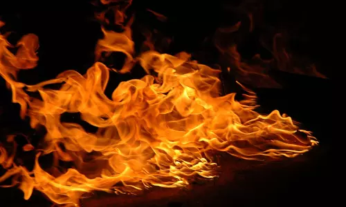 കാമുകിയുമായുള്ള വിവാഹത്തിന് സമ്മതിച്ചില്ല; ഭര്‍ത്താവ് ഭാര്യയെ പെട്രോളൊഴിച്ച് തീക്കൊളുത്തി കൊന്നു