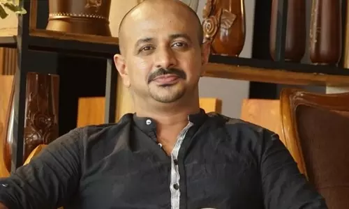 സ്കൂള് കലോല്സവം റിപോര്ട്ടിങിലെ ചോദ്യം: ഡോ. അരുണ്കുമാറിനെതിരായ പോക്സോ കേസ് റദ്ദാക്കി സ്കൂള് കലോല്സവം റിപോര്ട്ടിങിലെ ചോദ്യം: ഡോ. അരുണ്കുമാറിനെതിരായ പോക്സോ കേസ് റദ്ദാക്കി