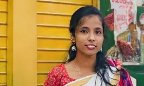 യുവതി ബെഡ്റൂമില് മരിച്ച നിലയില് യുവതി ബെഡ്റൂമില് മരിച്ച നിലയില്