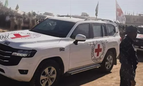 ഗസയിലെ ഏഴു തടവുകാരെ കൈമാറി ഹമാസ് (വീഡിയോ-ലൈവ്)