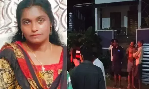 പോര്‍ച്ചില്‍ നിന്നു പിന്നിലേക്ക് ഉരുണ്ടുനീങ്ങിയ കാറിനടിയില്‍പ്പെട്ടു; വീട്ടമ്മക്ക് ദാരുണാന്ത്യം