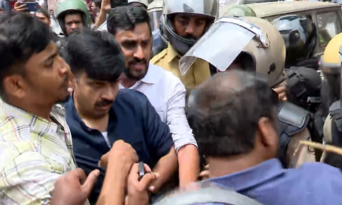 ദേവസ്വം ഓഫീസിലേക്ക് യൂത്ത് കോണ്‍ഗ്രസ് മാര്‍ച്ച്; അറസ്റ്റിലായ സന്ദീപ് വാര്യര്‍ ഉള്‍പ്പെടെയുള്ളവര്‍ക്ക് ജാമ്യം