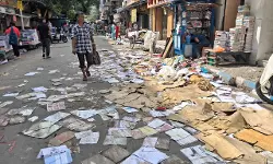 നശിച്ചത് ബംഗാളിന്റെ ആത്മാവായിരുന്ന പുസ്തകങ്ങള്; പേമാരിയില് മുങ്ങി പുസ്തകപ്രേമികളുടെ പറുദീസ നശിച്ചത് ബംഗാളിന്റെ ആത്മാവായിരുന്ന പുസ്തകങ്ങള്; പേമാരിയില് മുങ്ങി പുസ്തകപ്രേമികളുടെ പറുദീസ