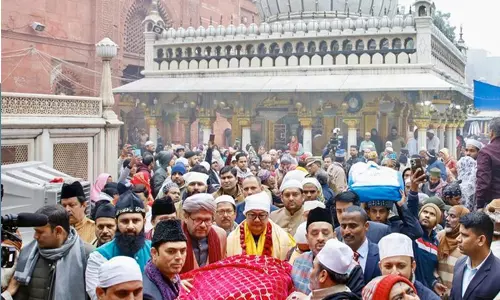 അജമീര്‍ ദര്‍ഗ സീല്‍ ചെയ്യണമെന്ന് ഹരജി