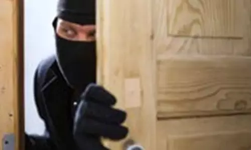 കണ്ണൂര്‍ മാട്ടൂലില്‍ വന്‍ കവര്‍ച്ച