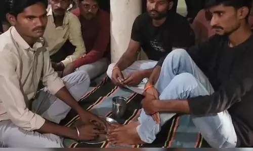 150 വര്ഷത്തിനുള്ളില് ഹിന്ദുക്കള് ഇല്ലാതാകും: ഒബിസിക്കാരനെ കൊണ്ട് ബ്രാഹ്മണന്റെ കാല് കഴുകിച്ച് വെള്ളം കുടിപ്പിച്ച സംഭവത്തില് മധ്യപ്രദേശ് ഹൈക്കോടതി (VIDEO) 150 വര്ഷത്തിനുള്ളില് ഹിന്ദുക്കള് ഇല്ലാതാകും: ഒബിസിക്കാരനെ കൊണ്ട് ബ്രാഹ്മണന്റെ കാല് കഴുകിച്ച് വെള്ളം കുടിപ്പിച്ച സംഭവത്തില് മധ്യപ്രദേശ് ഹൈക്കോടതി (VIDEO)