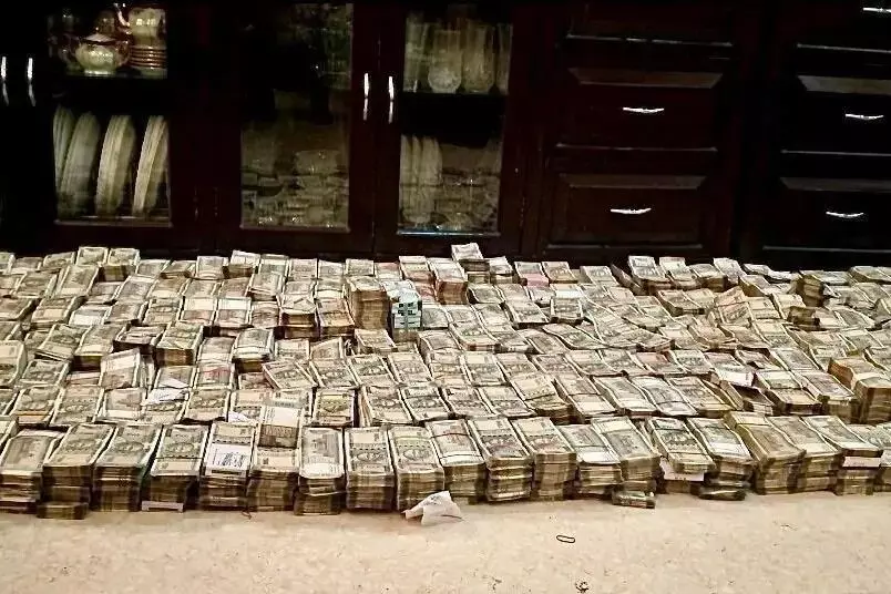 പഞ്ചാബ് ഡിഐജിയുടെ വീട്ടില് കോടികളുടെ അനധികൃത സമ്പാദ്യം; കൈക്കൂലിക്കേസില് സിബിഐ അറസ്റ്റ് പഞ്ചാബ് ഡിഐജിയുടെ വീട്ടില് കോടികളുടെ അനധികൃത സമ്പാദ്യം; കൈക്കൂലിക്കേസില് സിബിഐ അറസ്റ്റ്