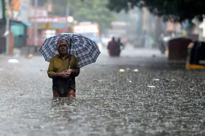 *ശക്തമായ മഴ: ഇടുക്കി ജില്ലയിൽ വീടുകളിൽ വെള്ളം കയറി*