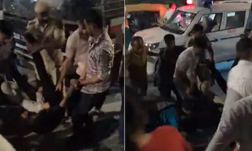 എബിവിപിക്കാരുടെ ആക്രമണത്തില് പ്രതിഷേധിച്ച് മാര്ച്ച് നടത്തിയവര്ക്കെതിരേ കേസ് എബിവിപിക്കാരുടെ ആക്രമണത്തില് പ്രതിഷേധിച്ച് മാര്ച്ച് നടത്തിയവര്ക്കെതിരേ കേസ്