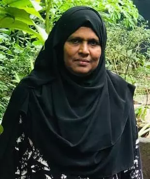 സ്വകാര്യ ബസ്സുകളുടെ മത്സരയോട്ടം ; ബസ്സിനടിയിൽപ്പെട്ട്  വീട്ടമ്മക്ക് ദാരുണാന്ത്യം