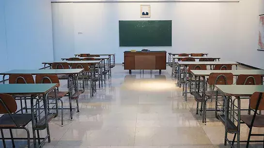 അഞ്ചാം ക്ലാസ് വിദ്യാര്‍ഥിയെ മുറിയില്‍ പൂട്ടിയിട്ടു; പ്രിന്‍സിപ്പലിനും അധ്യാപികയ്ക്കുമെതിരേ കേസ്