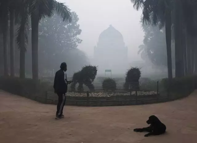 ഡല്ഹിയിലെ വായുവിന്റെ ഗുണനിലവാരം അപകടകരമായ നിലയില്, റിപോര്ട്ട് ഡല്ഹിയിലെ വായുവിന്റെ ഗുണനിലവാരം അപകടകരമായ നിലയില്, റിപോര്ട്ട്