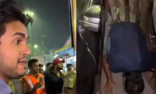 യുവാവിനെ കൊണ്ട് പൊതുസ്ഥലത്ത് മാപ്പ് പറയിപ്പിച്ച് എബിവിപി നേതാവ്; ബിജെപി നേതാക്കള് രാജാക്കന്മാരെ പോലെ പെരുമാറുന്നുവെന്ന് കോണ്ഗ്രസ് (വീഡിയോ) യുവാവിനെ കൊണ്ട് പൊതുസ്ഥലത്ത് മാപ്പ് പറയിപ്പിച്ച് എബിവിപി നേതാവ്; ബിജെപി നേതാക്കള് രാജാക്കന്മാരെ പോലെ പെരുമാറുന്നുവെന്ന് കോണ്ഗ്രസ് (വീഡിയോ)