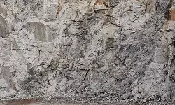 മൈനിങ് വ്യവസ്ഥകൾ ലംഘിച്ചു, ഖനനം നിർത്തി