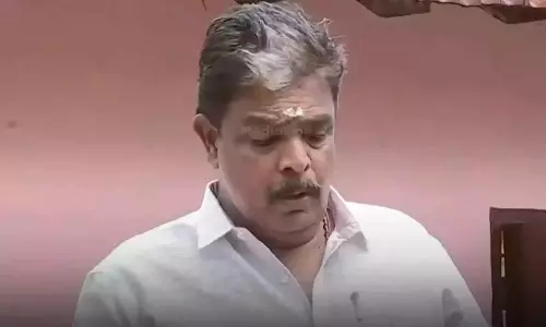 ശബരിമല സ്വർണ ക്കൊള്ള മുരാരി ബാബുവിനെ  കസ്റ്റഡിയിലെടുത്തു