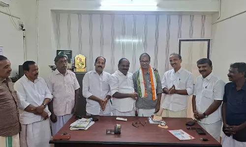 മന്ത്രി വീണാജോർജിനെ വിമർശിച്ചതിന് നടപടി നേരിട്ട സിപിഎം നേതാവ് പി ജെ ജോൺസൺ കോൺഗ്രസിൽ ചേർന്നു