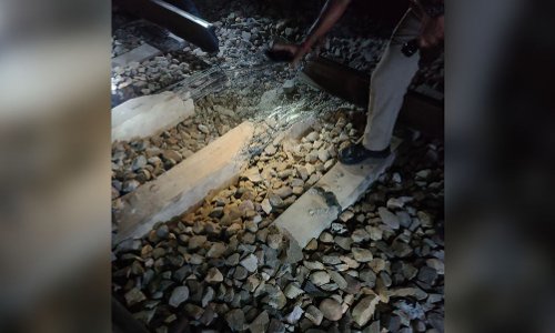 അസമില്‍ റെയില്‍വേ ട്രാക്കില്‍ സ്‌ഫോടനം, കേടുപാടുകള്‍ സംഭവിച്ചു