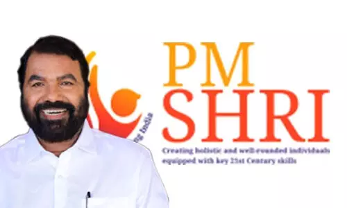 ഫണ്ടിന് വേണ്ടി കാവിവല്ക്കരണത്തിന് കൂട്ടുനിന്ന് സിപിഎം ഫണ്ടിന് വേണ്ടി കാവിവല്ക്കരണത്തിന് കൂട്ടുനിന്ന് സിപിഎം