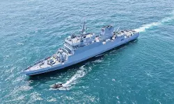 കൊച്ചിയില് നിര്മ്മിച്ച ഐഎന്എസ് മാഹി നാവികസേനക്ക് കൈമാറി കൊച്ചിയില് നിര്മ്മിച്ച ഐഎന്എസ് മാഹി നാവികസേനക്ക് കൈമാറി