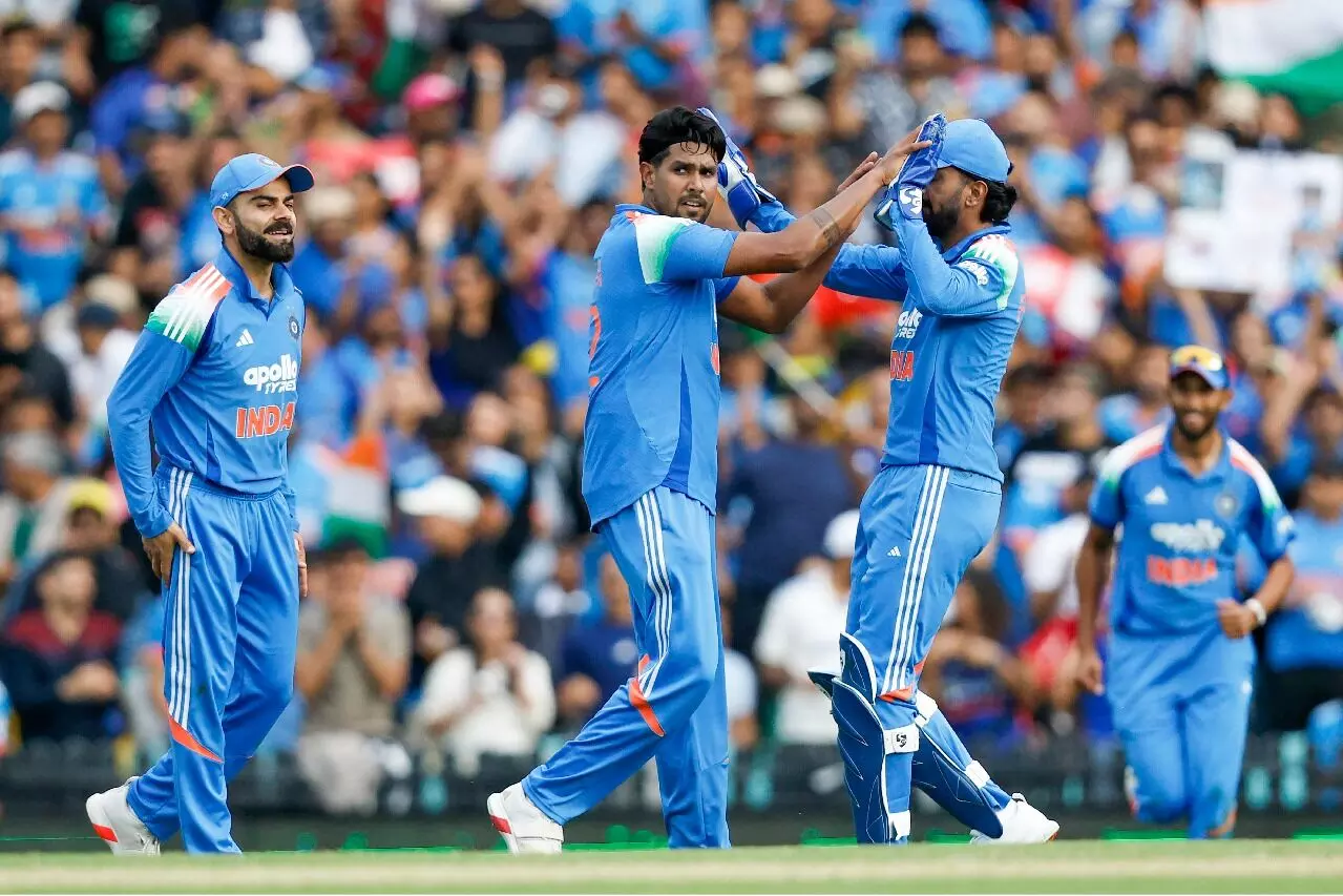 സിഡ്‌നി ഏകദിനത്തില്‍ ഓസീസിനെ പിടിച്ചുകെട്ടി ഇന്ത്യ; ജയിക്കാന്‍ 237 റണ്‍സ്; ഹര്‍ഷിത് റാണയക്ക് നാല് വിക്കറ്റ്