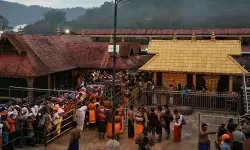 ശബരിമല യുവതിപ്രവേശന കേസ്: ഒന്‍പതംഗ ഭരണഘടന ബെഞ്ച് ഇന്ന് സംസ്ഥാന സര്‍ക്കാരിന്റെ വാദം കേള്‍ക്കും