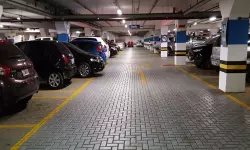 പാര്ക്കിങ് ഫീസ് ലുലുമാളിന് തീരുമാനിക്കാമെന്ന വിധിക്കെതിരായ അപ്പീല് തള്ളി പാര്ക്കിങ് ഫീസ് ലുലുമാളിന് തീരുമാനിക്കാമെന്ന വിധിക്കെതിരായ അപ്പീല് തള്ളി