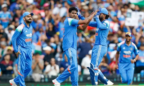 സിഡ്‌നി ഏകദിനത്തില്‍ ഓസീസിനെ പിടിച്ചുകെട്ടി ഇന്ത്യ; ജയിക്കാന്‍ 237 റണ്‍സ്; ഹര്‍ഷിത് റാണയക്ക് നാല് വിക്കറ്റ്