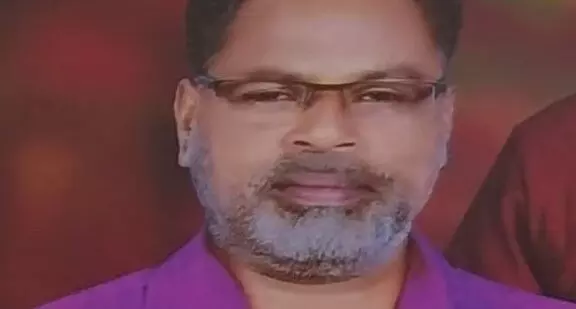 വെള്ളനാട് ബാങ്ക് മുന് സെക്രട്ടറി തൂങ്ങിമരിച്ച നിലയില് വെള്ളനാട് ബാങ്ക് മുന് സെക്രട്ടറി തൂങ്ങിമരിച്ച നിലയില്