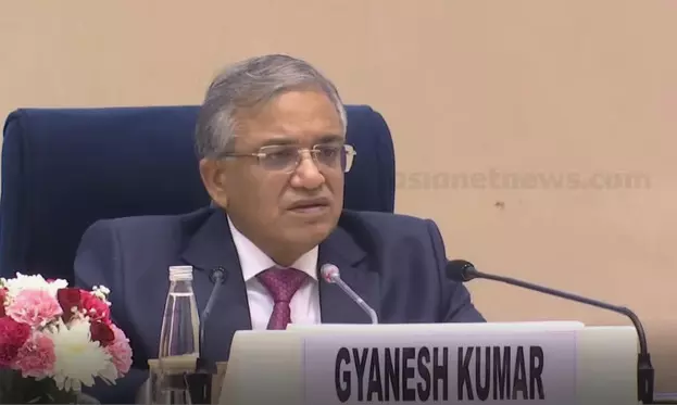 എസ്ഐആര്; കേരളം ഉള്പ്പെടെ 12 സംസ്ഥാനങ്ങളില് ഇന്നുമുതല് നടപടിക്രമങ്ങള് ആരംഭിക്കും-കേന്ദ്ര തിരഞ്ഞെടുപ്പ് കമീഷണര് എസ്ഐആര്; കേരളം ഉള്പ്പെടെ 12 സംസ്ഥാനങ്ങളില് ഇന്നുമുതല് നടപടിക്രമങ്ങള് ആരംഭിക്കും-കേന്ദ്ര തിരഞ്ഞെടുപ്പ് കമീഷണര്