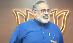 ഭൂമി തട്ടിപ്പ് ആരോപണം; മാധ്യമപ്രവര്‍ത്തകരെ ആംഗ്യം കാണിച്ച് അധിക്ഷേപിച്ച് രാജീവ് ചന്ദ്രശേഖര്‍