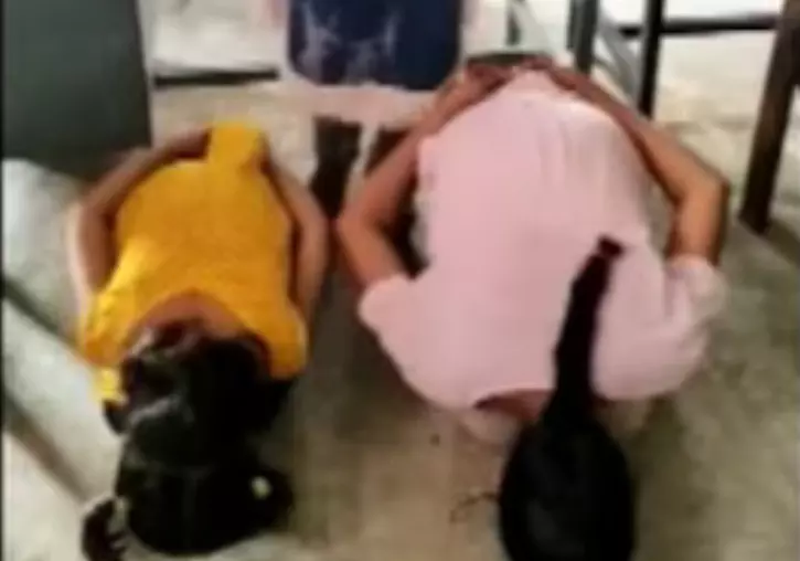 സൂര്യനമസ്‌കാരത്തിന് പകരം നമസ്‌കാരം പഠിപ്പിച്ചെന്ന് ഹിന്ദുത്വ സംഘടന; മൂന്നു അധ്യാപകര്‍ക്ക് സസ്‌പെന്‍ഷന്‍