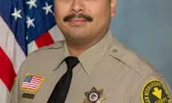 യുവതിയെ രക്ഷിക്കാനെത്തിയ ഷെരീഫ് ഡെപ്യൂട്ടി കൊല്ലപ്പെട്ടു യുവതിയെ രക്ഷിക്കാനെത്തിയ ഷെരീഫ് ഡെപ്യൂട്ടി കൊല്ലപ്പെട്ടു