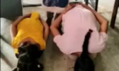 സൂര്യനമസ്കാരത്തിന് പകരം നമസ്കാരം പഠിപ്പിച്ചെന്ന് ഹിന്ദുത്വ സംഘടന; മൂന്നു അധ്യാപകര്ക്ക് സസ്പെന്ഷന് സൂര്യനമസ്കാരത്തിന് പകരം നമസ്കാരം പഠിപ്പിച്ചെന്ന് ഹിന്ദുത്വ സംഘടന; മൂന്നു അധ്യാപകര്ക്ക് സസ്പെന്ഷന്