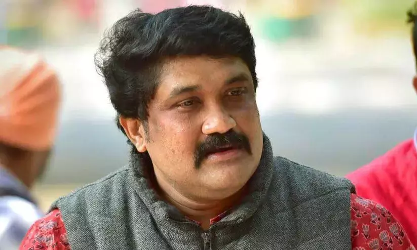 പിഎം ശ്രീയില്‍ ഒപ്പിട്ടതില്‍ തെറ്റില്ല, പിഎം ഉഷയില്‍ ഒപ്പിട്ടതും കാബിനറ്റ് കാണാതെ: എ എ റഹീം എംപി