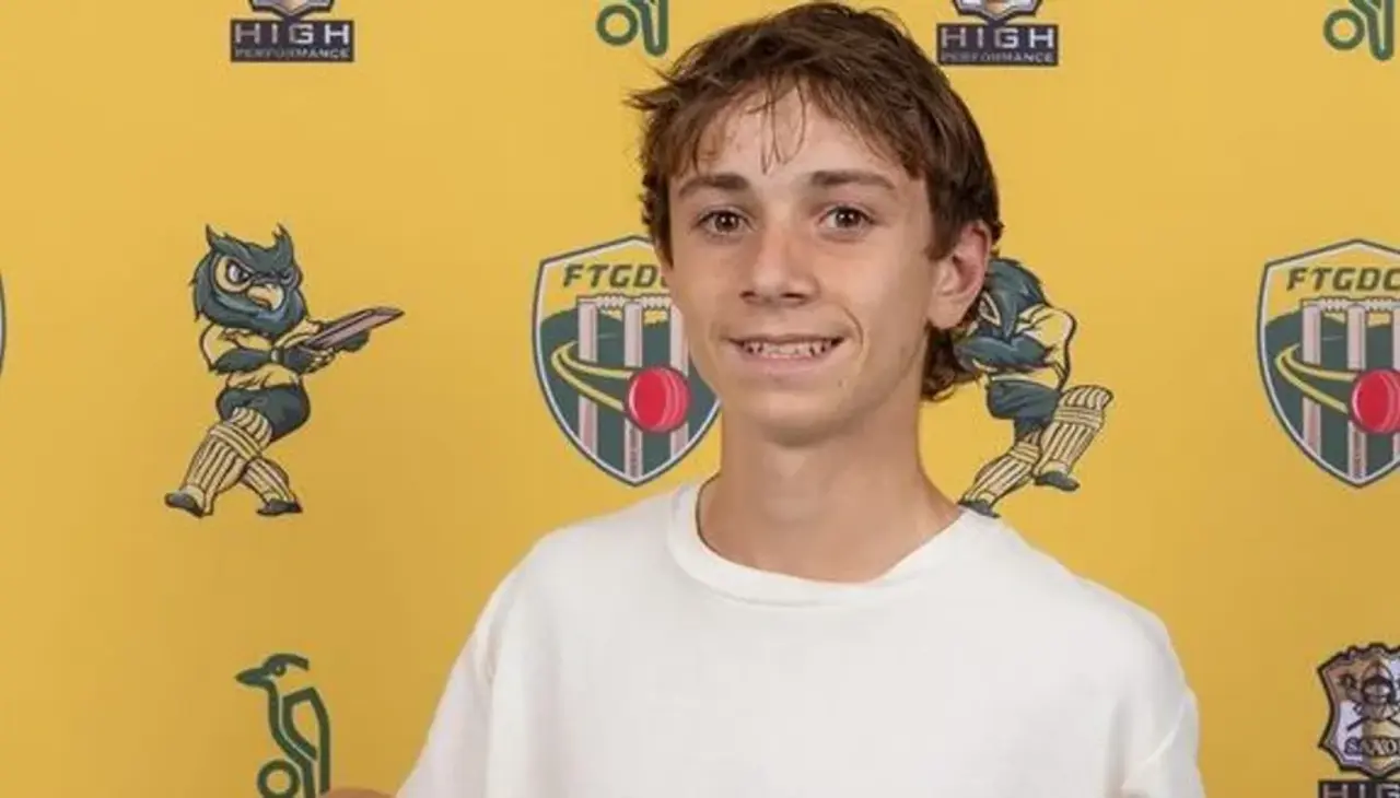 പരിശീലനത്തിനിടെ ക്രിക്കറ്റ് ബോള് തലയില് ഇടിച്ച് ഓസ്ട്രേലിയന് യുവതാരം മരിച്ചു പരിശീലനത്തിനിടെ ക്രിക്കറ്റ് ബോള് തലയില് ഇടിച്ച് ഓസ്ട്രേലിയന് യുവതാരം മരിച്ചു