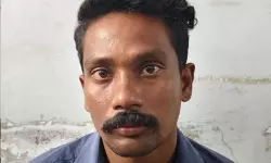 പുത്തരിക്കലില് ഭര്ത്താവ് ഭാര്യയെ വെട്ടി പരിക്കേല്പ്പിച്ചു പുത്തരിക്കലില് ഭര്ത്താവ് ഭാര്യയെ വെട്ടി പരിക്കേല്പ്പിച്ചു