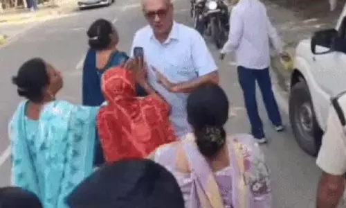 ആര്ത്തവമുണ്ടെന്ന് തെളിയിക്കണം; സ്ത്രീ തൊഴിലാളികളെ അപമാനിച്ച സൂപ്പര്വൈസര്മാര്ക്കെതിരേ കേസ് ആര്ത്തവമുണ്ടെന്ന് തെളിയിക്കണം; സ്ത്രീ തൊഴിലാളികളെ അപമാനിച്ച സൂപ്പര്വൈസര്മാര്ക്കെതിരേ കേസ്