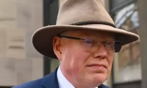 യുവാക്കളെ ലൈംഗികമായി പീഡിപ്പിച്ചു; മുന് ആസ്ട്രേലിയന് എംപിക്ക് അഞ്ചര വര്ഷത്തിലധികം തടവ് യുവാക്കളെ ലൈംഗികമായി പീഡിപ്പിച്ചു; മുന് ആസ്ട്രേലിയന് എംപിക്ക് അഞ്ചര വര്ഷത്തിലധികം തടവ്