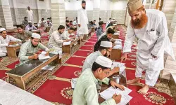 മധ്യപ്രദേശിലെ മദ്റസകളുടെ എണ്ണത്തില് വന്കുറവ്; ബിജെപി സര്ക്കാരിന്റെ ചട്ടങ്ങളാണ് പ്രശ്നമെന്ന് നടത്തിപ്പുകാര് മധ്യപ്രദേശിലെ മദ്റസകളുടെ എണ്ണത്തില് വന്കുറവ്; ബിജെപി സര്ക്കാരിന്റെ ചട്ടങ്ങളാണ് പ്രശ്നമെന്ന് നടത്തിപ്പുകാര്