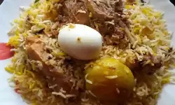 ഓര്‍ഡര്‍ ചെയ്ത ബിരിയാണിയില്‍ പുഴു: ട്രെയിന്‍ യാത്രക്കാരന് 25,000 രൂപ നഷ്ടപരിഹാരം നല്‍കാന്‍ ഉത്തരവ്