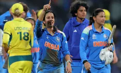 വനിതാ ലോകകപ്പ് കിരീടം നേടിയാല് ഇന്ത്യന് താരങ്ങള്ക്ക് ബിസിസിഐ നല്കുക വന് പാരിതോഷികം വനിതാ ലോകകപ്പ് കിരീടം നേടിയാല് ഇന്ത്യന് താരങ്ങള്ക്ക് ബിസിസിഐ നല്കുക വന് പാരിതോഷികം