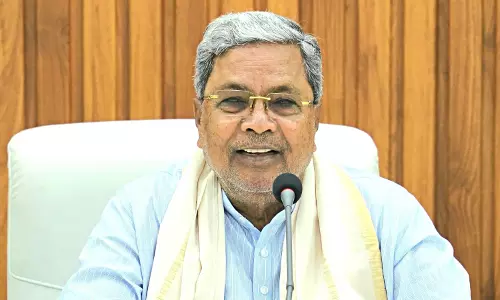 കര്‍ണാടകയില്‍ താമസിക്കുന്ന മറ്റു സംസ്ഥാനത്തുള്ളവര്‍ കന്നഡയില്‍ ആശയവിനിമയം നടത്തണം: സിദ്ധരാമയ്യ