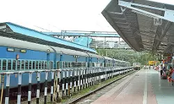 വര്‍ക്കലയില്‍ ട്രെയിനില്‍ നിന്ന് യുവതിയെ ട്രാക്കിലേക്ക് തള്ളിയിട്ടു; അക്രമി കസ്റ്റഡിയില്‍, യുവതി അതീവ ഗുരുതരാവസ്ഥയില്‍