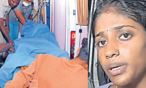 ട്രെയ്നിലെ ആക്രമണം: ശ്രീക്കുട്ടിയുടെ കൂടെയുണ്ടായിരുന്ന അര്ച്ചനയേയും സുരേഷ് കുമാര് ആക്രമിച്ചു ട്രെയ്നിലെ ആക്രമണം: ശ്രീക്കുട്ടിയുടെ കൂടെയുണ്ടായിരുന്ന അര്ച്ചനയേയും സുരേഷ് കുമാര് ആക്രമിച്ചു