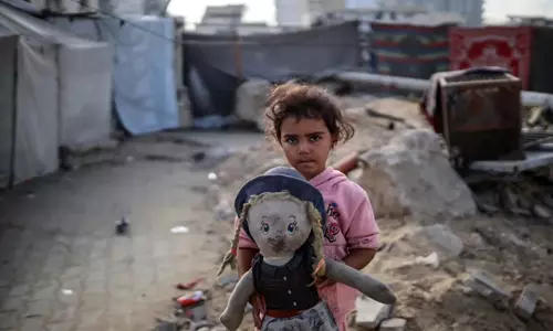 പാവകളില് ബോംബുകള് സ്ഥാപിച്ച് ഇസ്രായേലി സൈന്യം പാവകളില് ബോംബുകള് സ്ഥാപിച്ച് ഇസ്രായേലി സൈന്യം